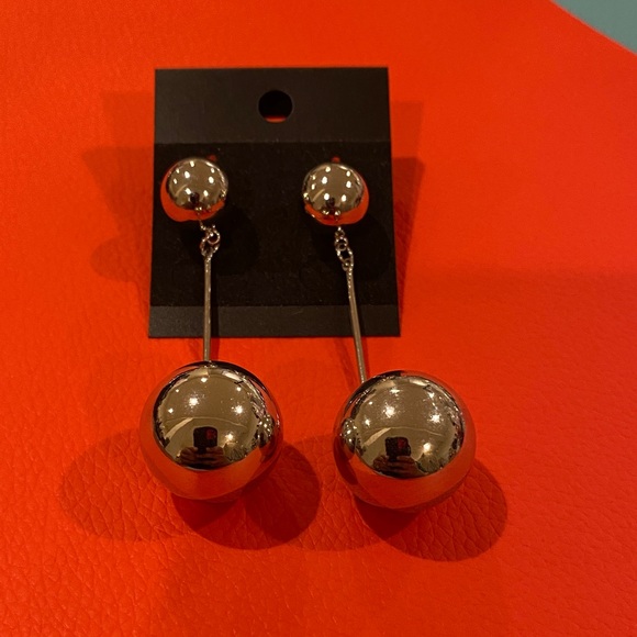 Elegant Silver Drop Earrings - Picture 2 of 4